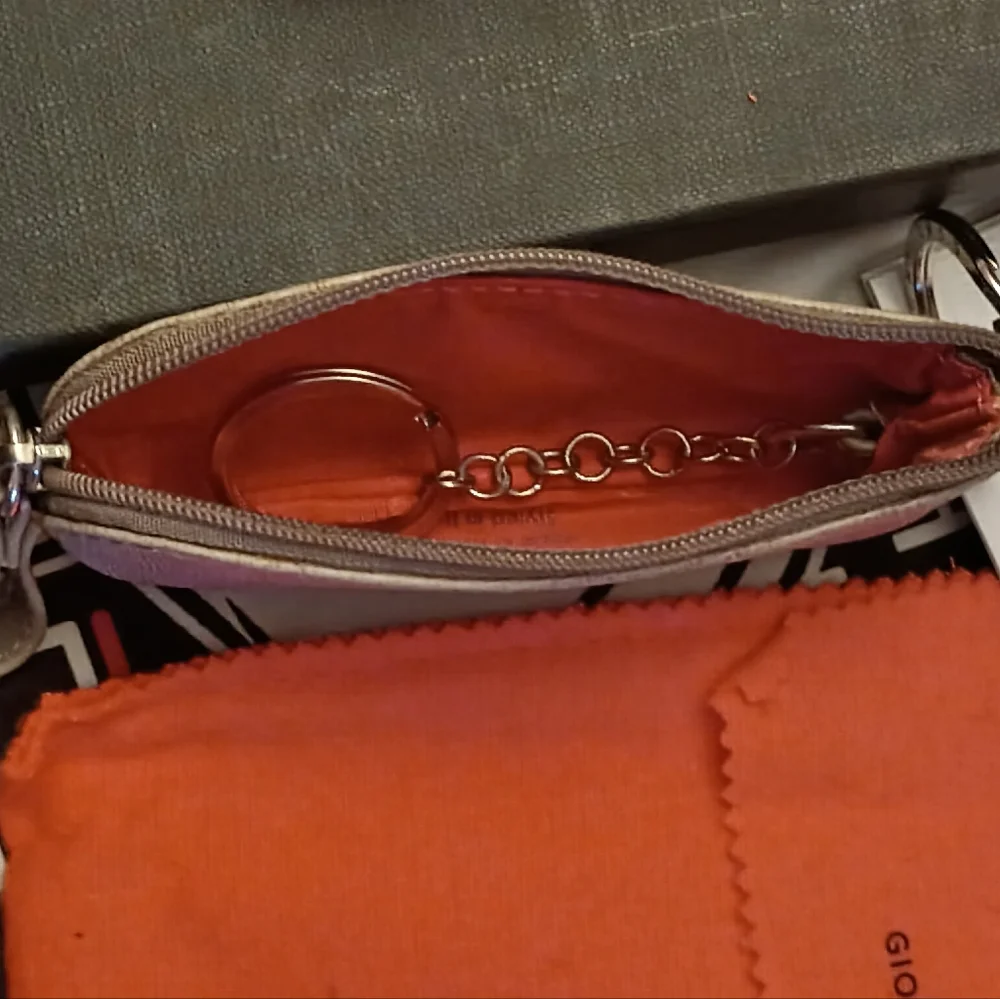 New In Box GIORGIO FEDON 1919 Leather Zip Key Chain Holder
